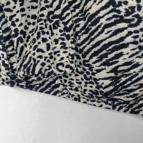 Daytrip MEDIUM Black/White Animal Print LS Blouse - Picture 3 of 8